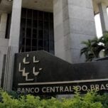 Imagem mostra a fachada do BC.