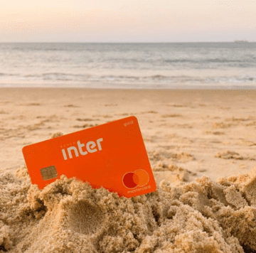 Imagem mostra o cartão do Banco Inter.