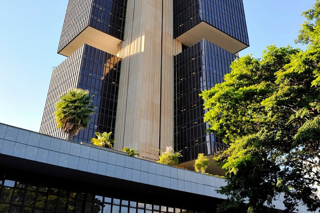 BC/Ata Copom: ambiente externo segue deteriorado’; haverá ajuste igual na próxima reunião