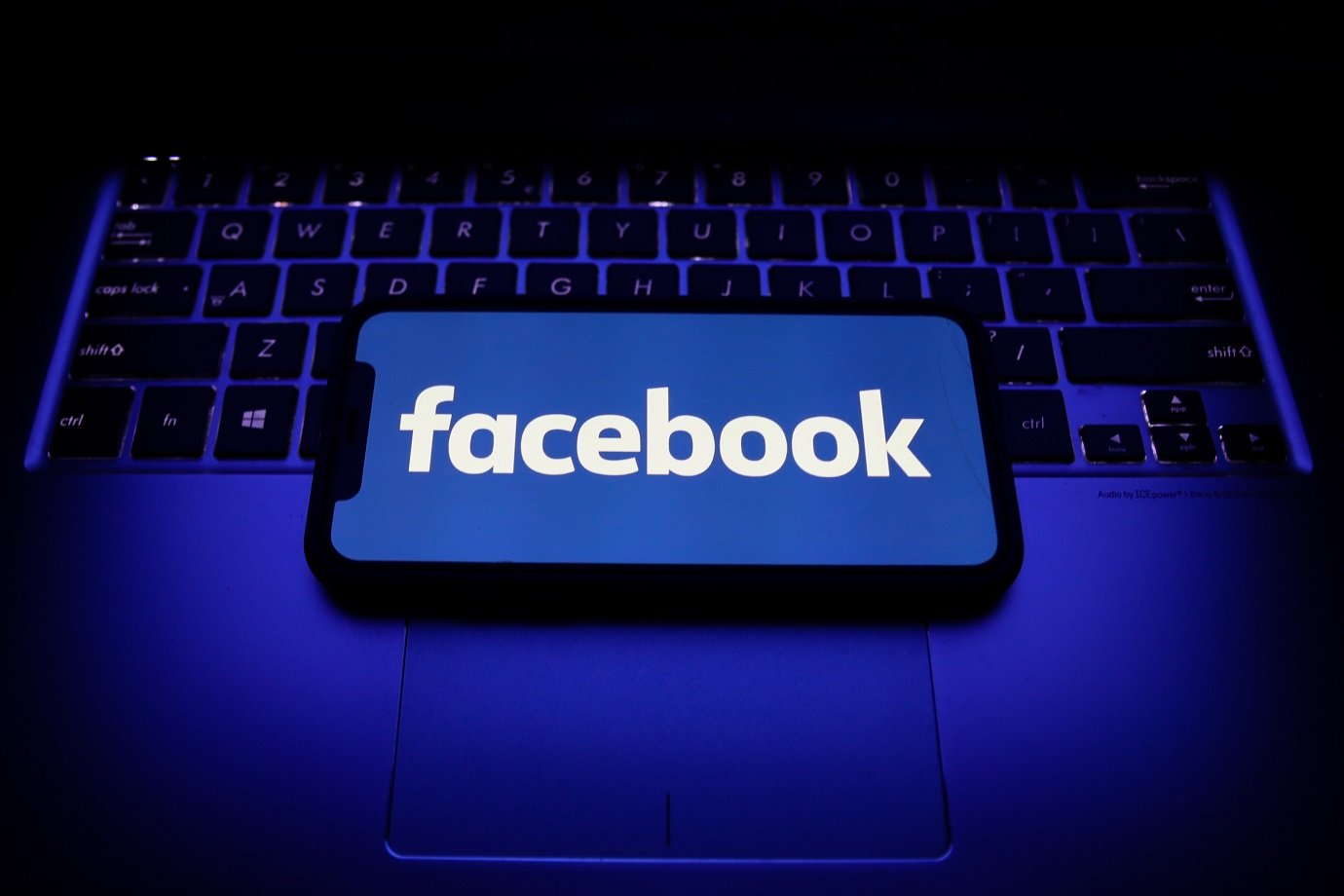 Facebook; temporada de balanços