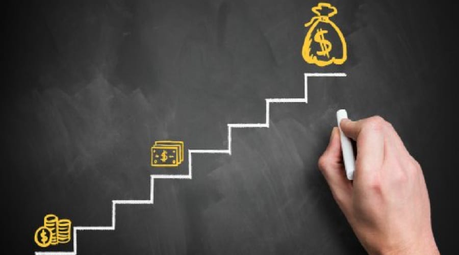 ilustração de educação financeira: escada que leva até saco de dinheiro