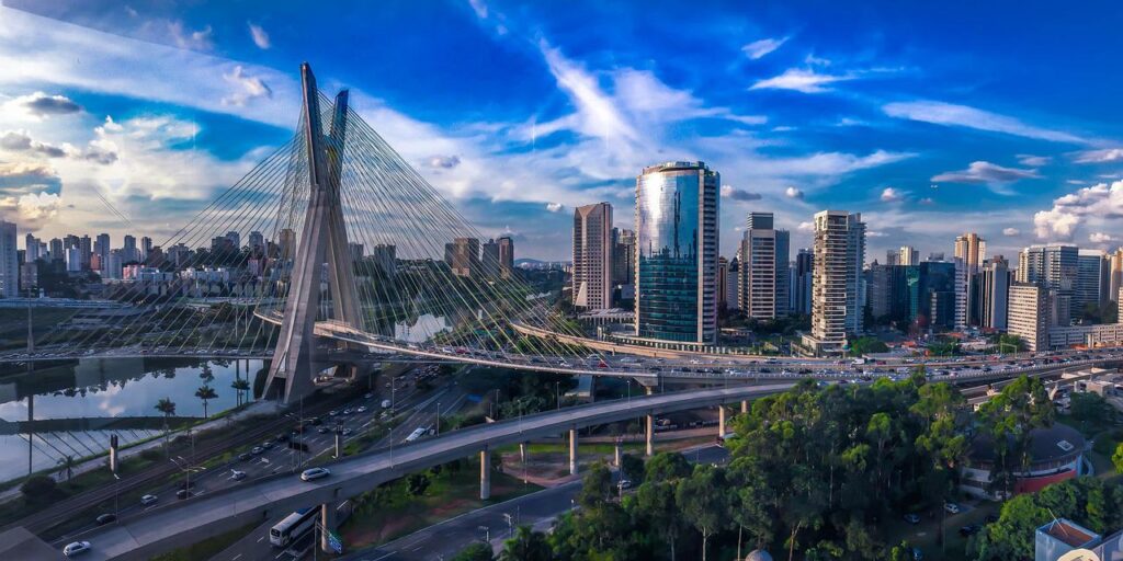 Imagem mostra a cidade de São Paulo.