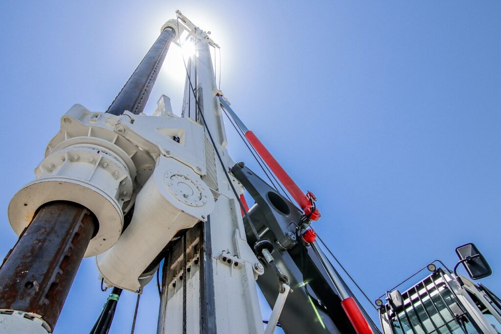 Imagem mostra um equipamento para petróleo.