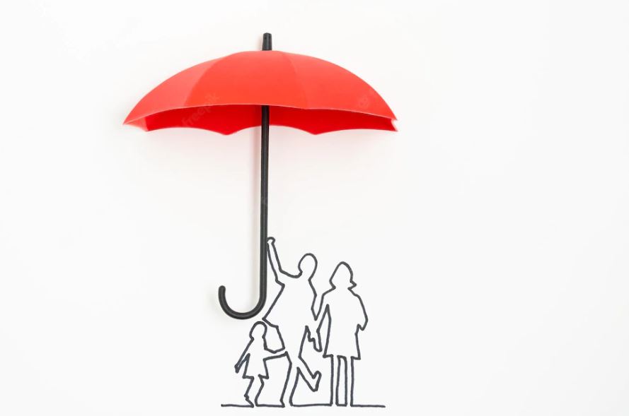 contratar seguro de vida: ilustração de família embaixo de guarda-chuva