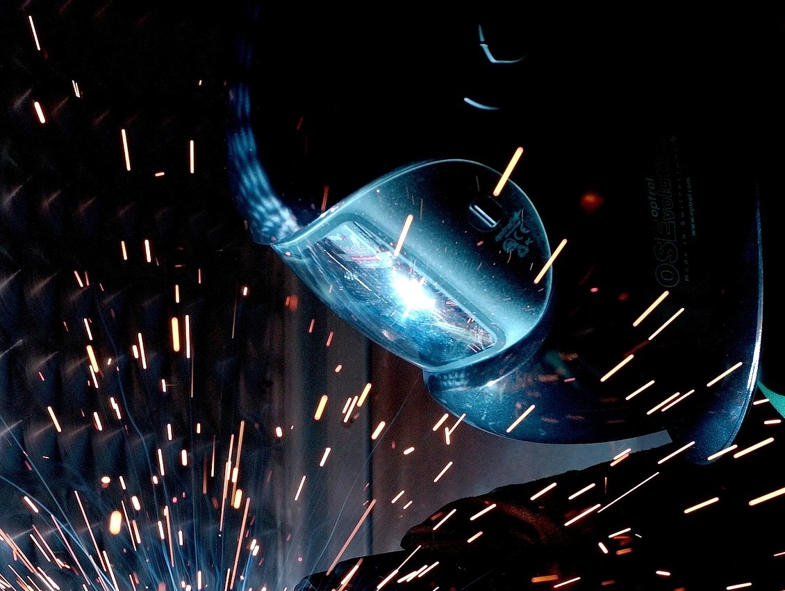 Imagem mostra cena em metalúrgica para ilustrar matéria do PMI Composto dos EUA