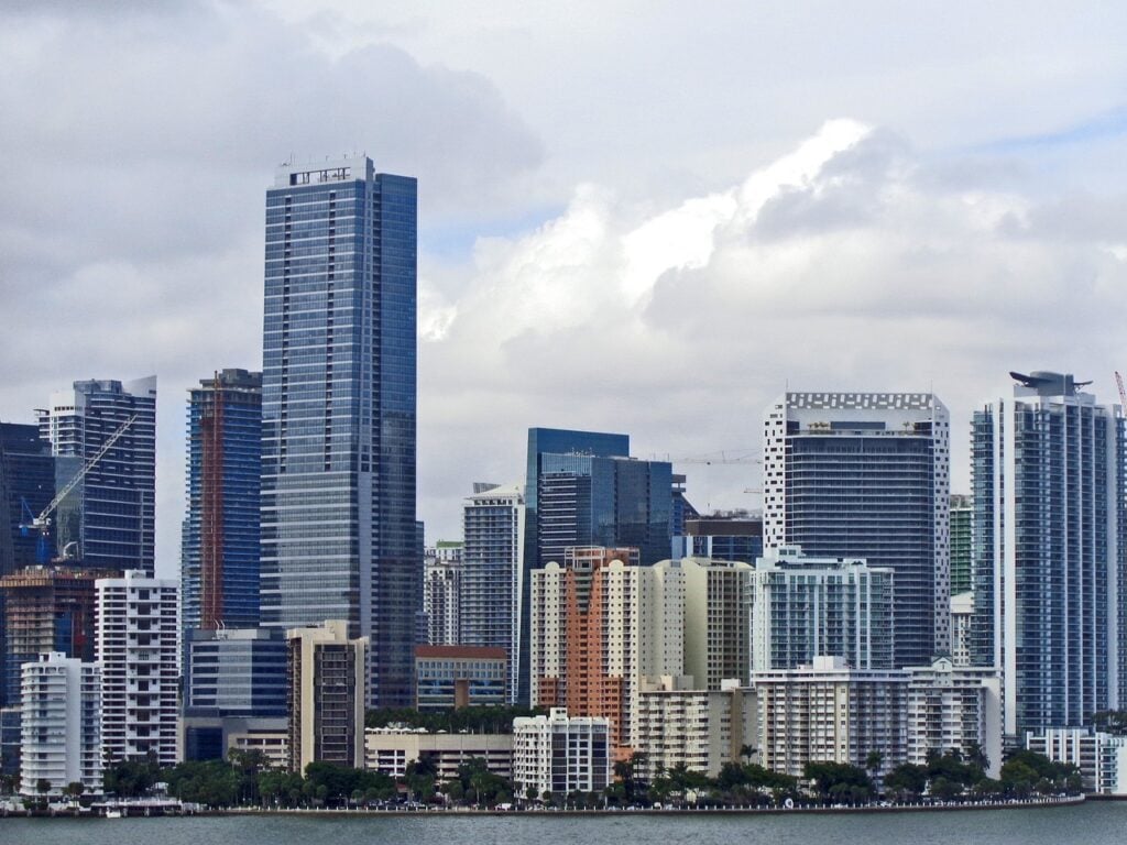 Imagem mostra a cidade de Miami, nos EUA.