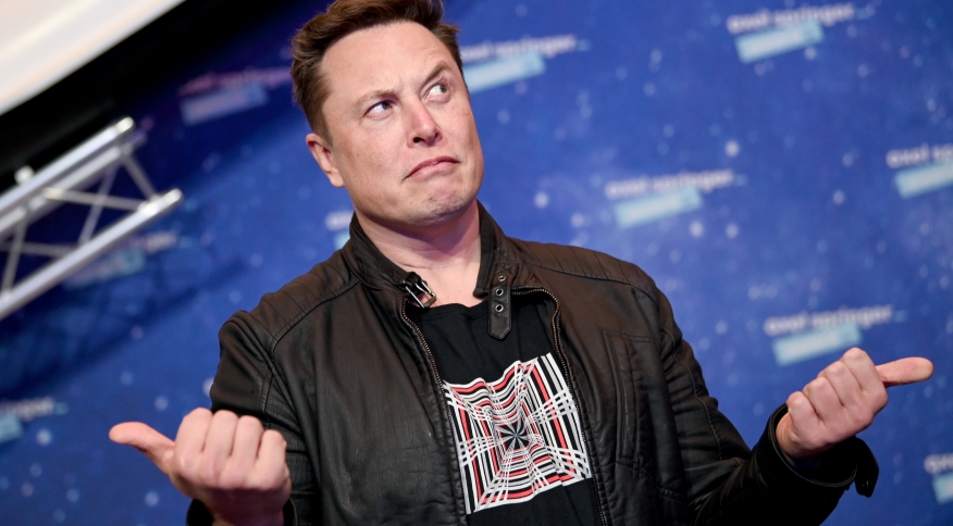 No que investe Elon Musk?