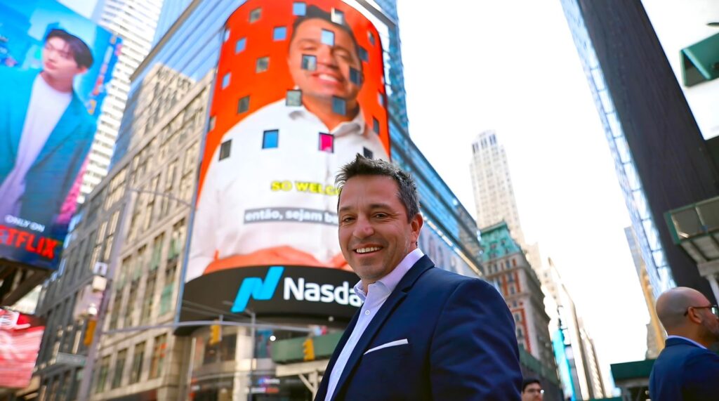 Juliano Custódio, em Nova York, na estréia da EQI Corretora.