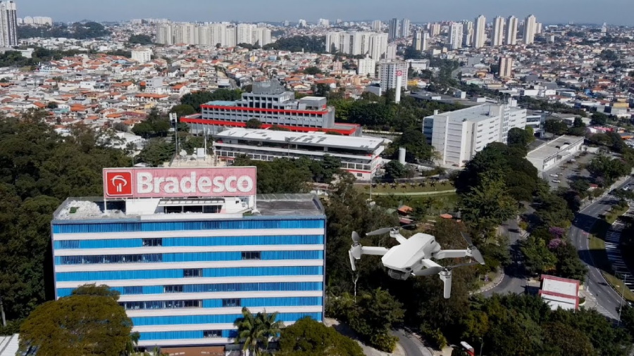 Imagem mostra a sede do Bradesco.