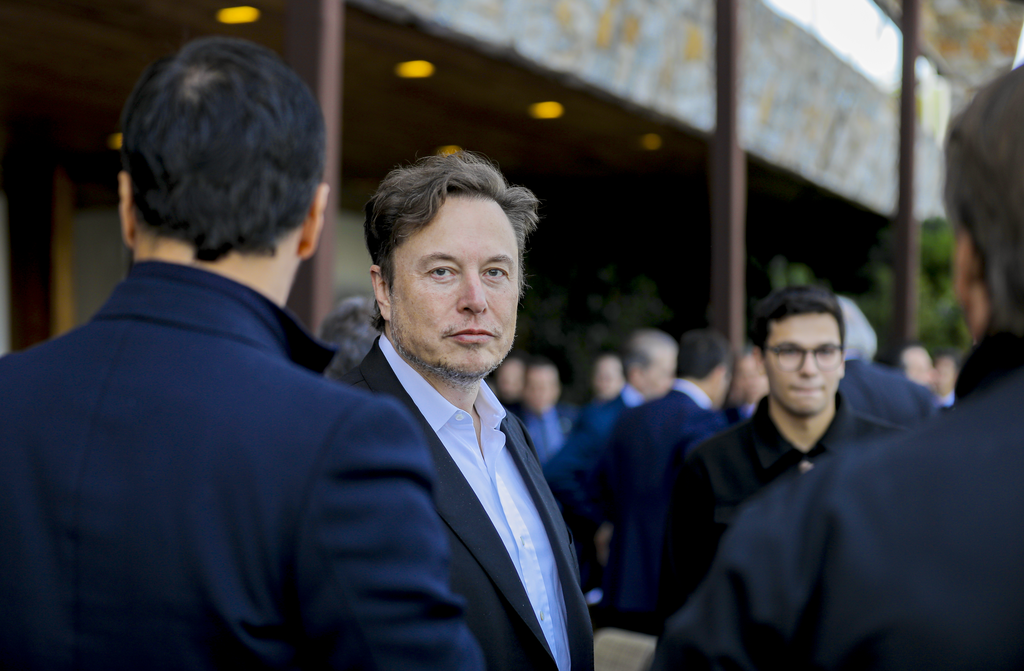 Elon Musk quer transformar X em centro financeiro: imagem mostra bilionário