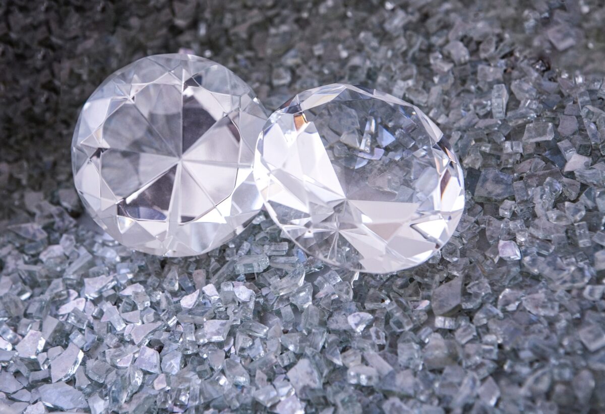 Diamantes: preços caem mais de 40% em 2023