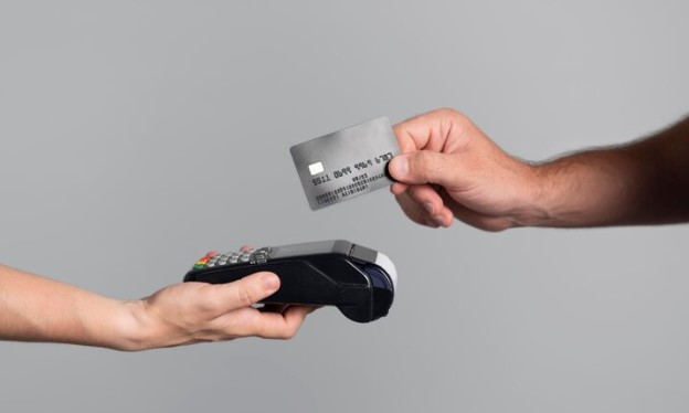 Juros do rotativo do cartão de crédito ficam limitados a 100% do valor da dívida