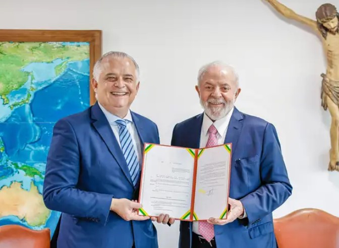 ministério do empreendedorismo: foto de Lula com o ministro Marcio França