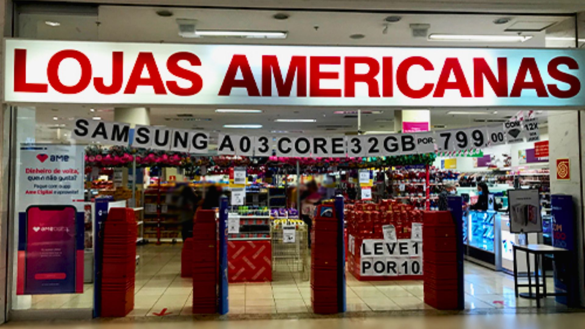 Lojas da Americanas em um Shopping em Curitiba