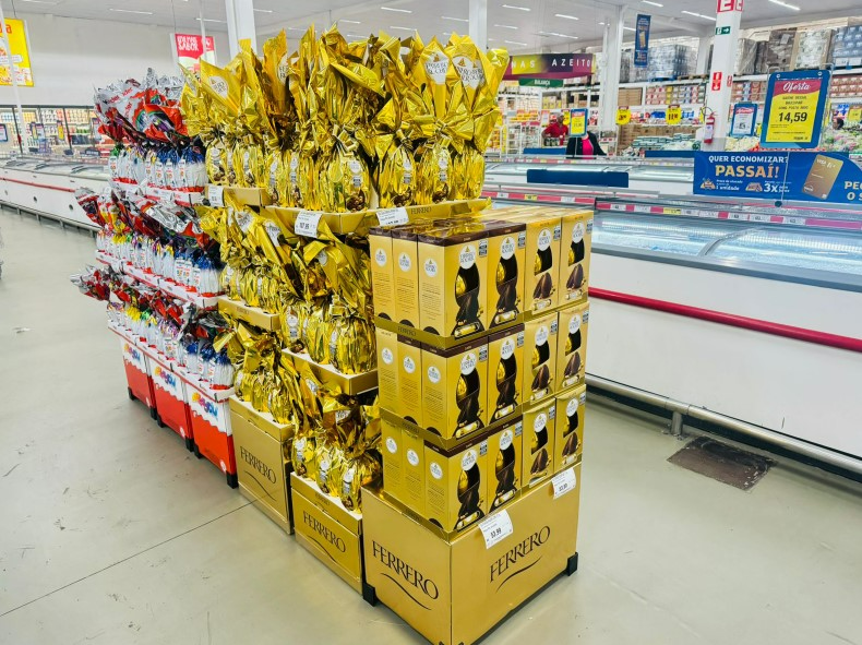 Páscoa 2024. Ovos de páscoa Ferrero no mercado Assaí.
