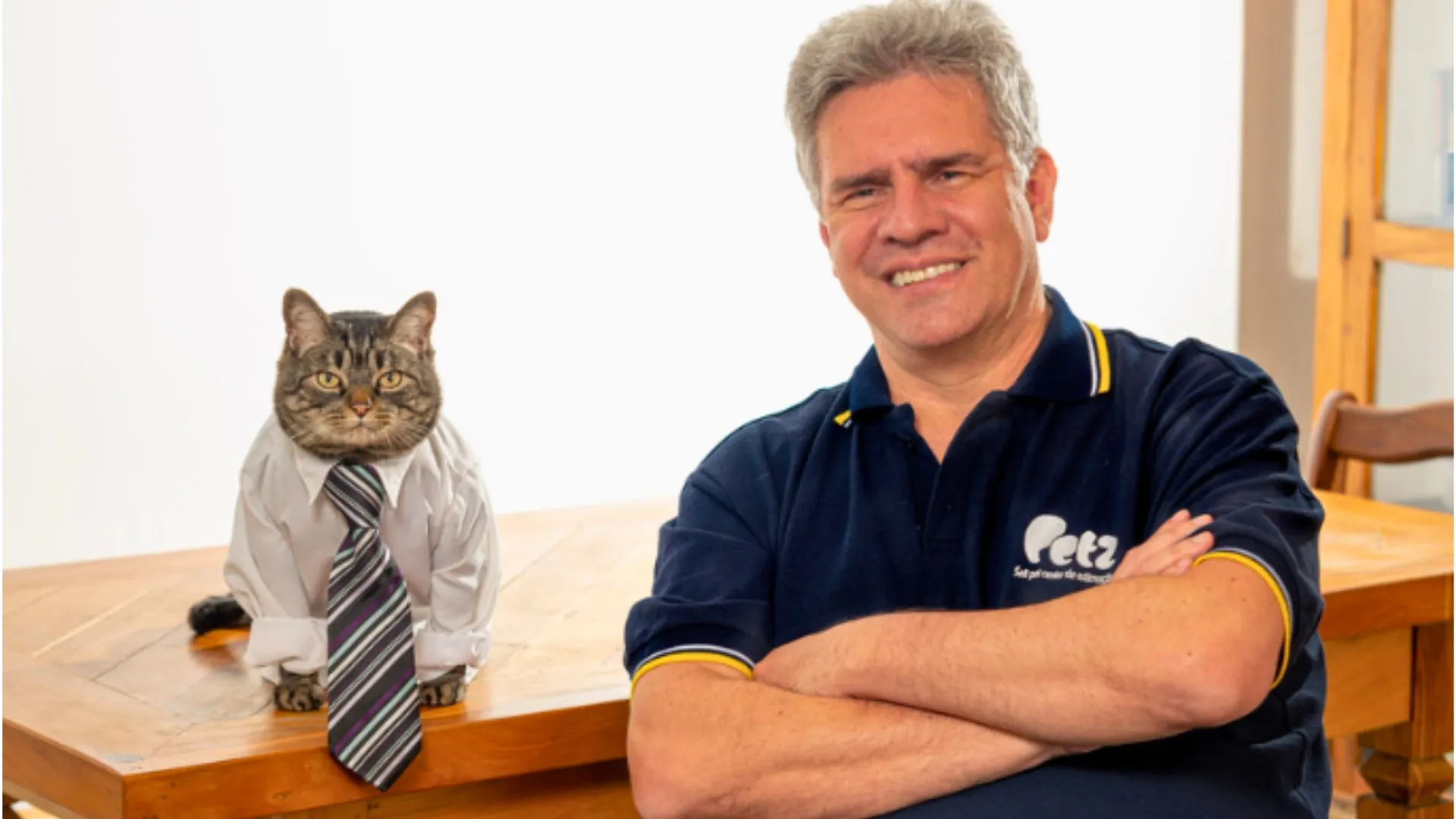 Sergio Zimerman, CEO da Petz, e um gato