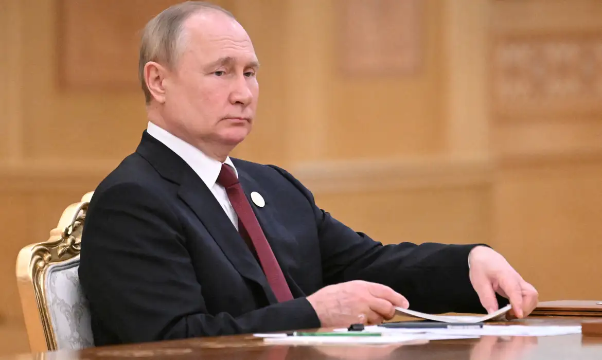 Vladimir Putin vence eleição presidencial na Rússia