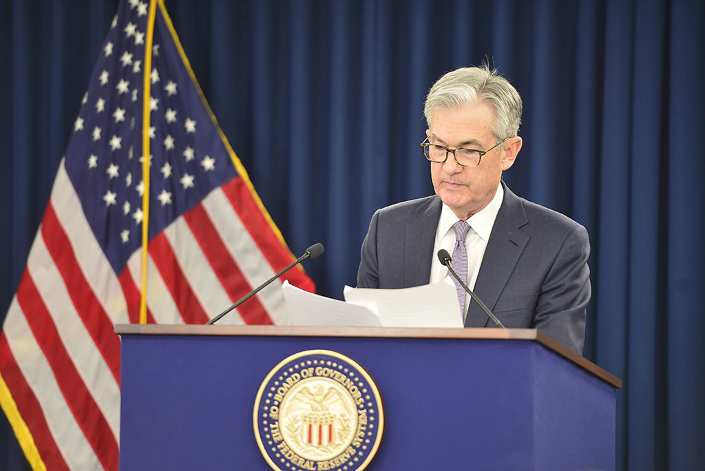 Powell reforça necessidade de mais dados de inflação antes de cortar juros nos EUA