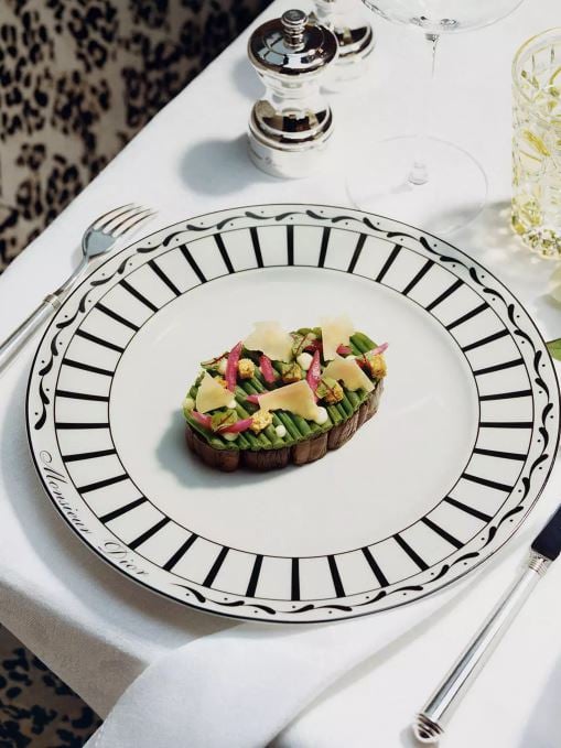 5 lojas de luxo que possuem restaurantes: dior