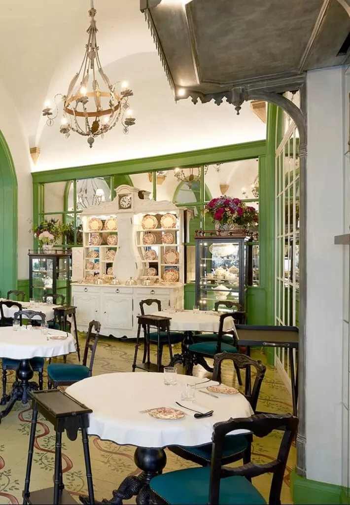 5 lojas de luxo que possuem restaurantes: gucci