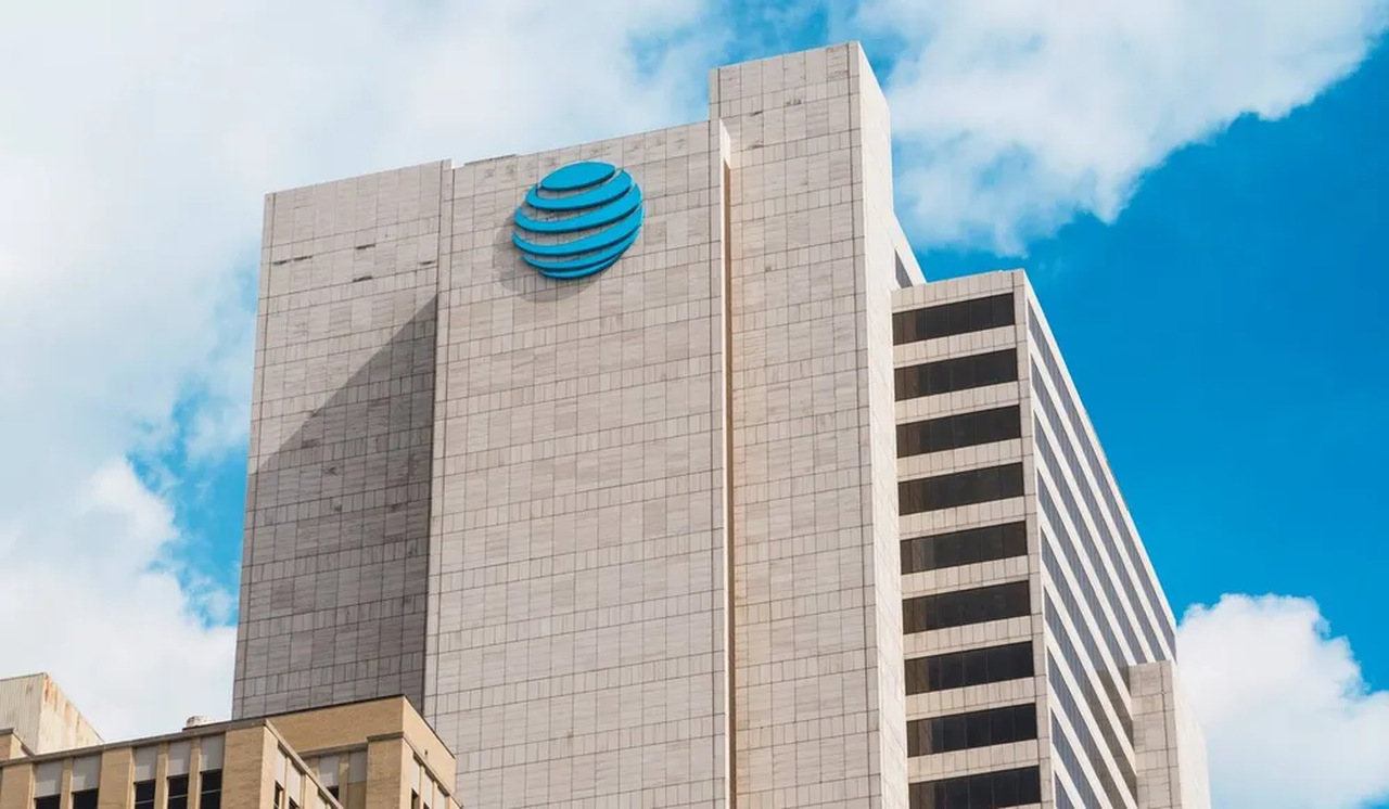 AT&T tem lucro de US$ 3,4 bi no 1TRI24 e supera expectativas