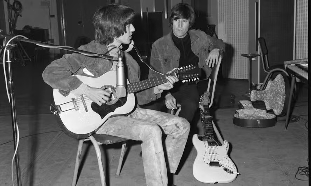 The Beatles: violão de John Lennon é encontrado e pode ser leiloado a US$ 800 mil