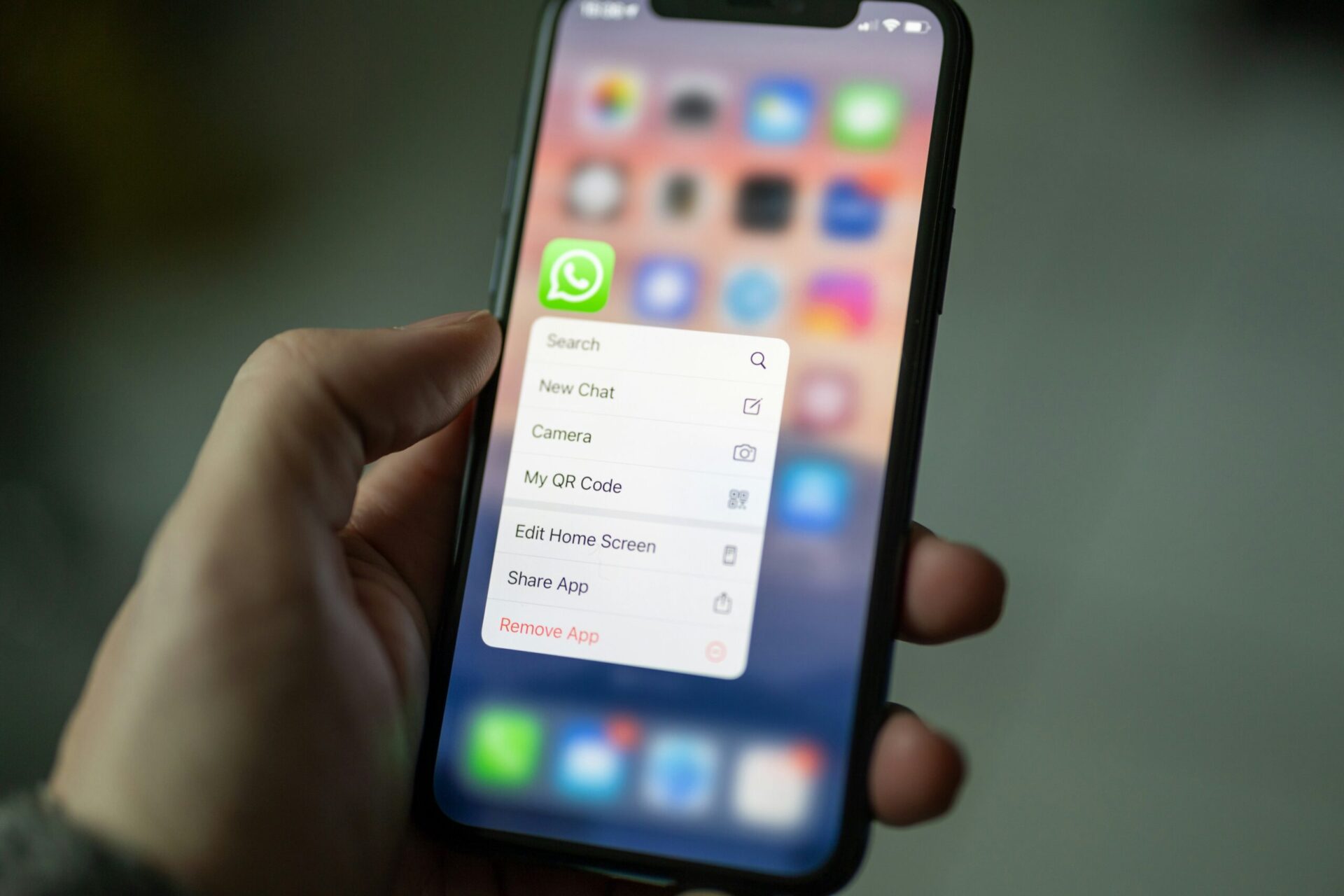 China: Apple retira WhatsApp e Threads de loja de apps no país