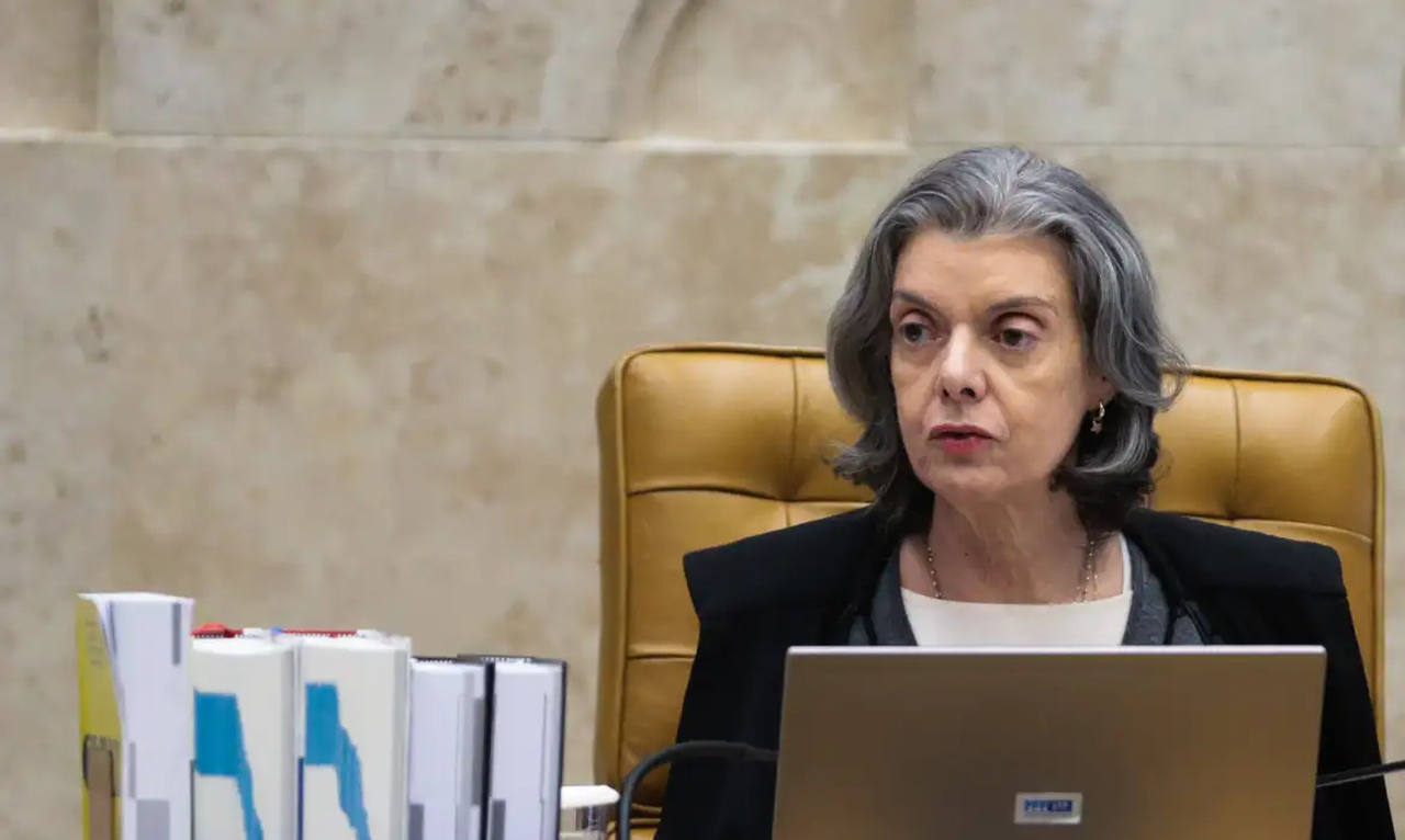 Ministra Cármen Lúcia assume presidência do TSE