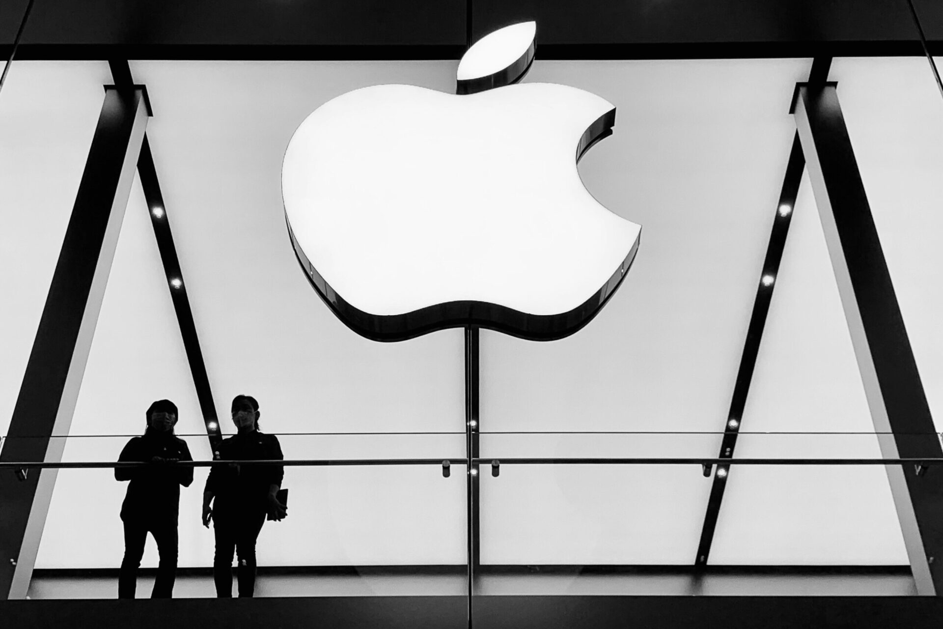 Apple supera Microsoft recupera título de empresa mais valiosa do mundo