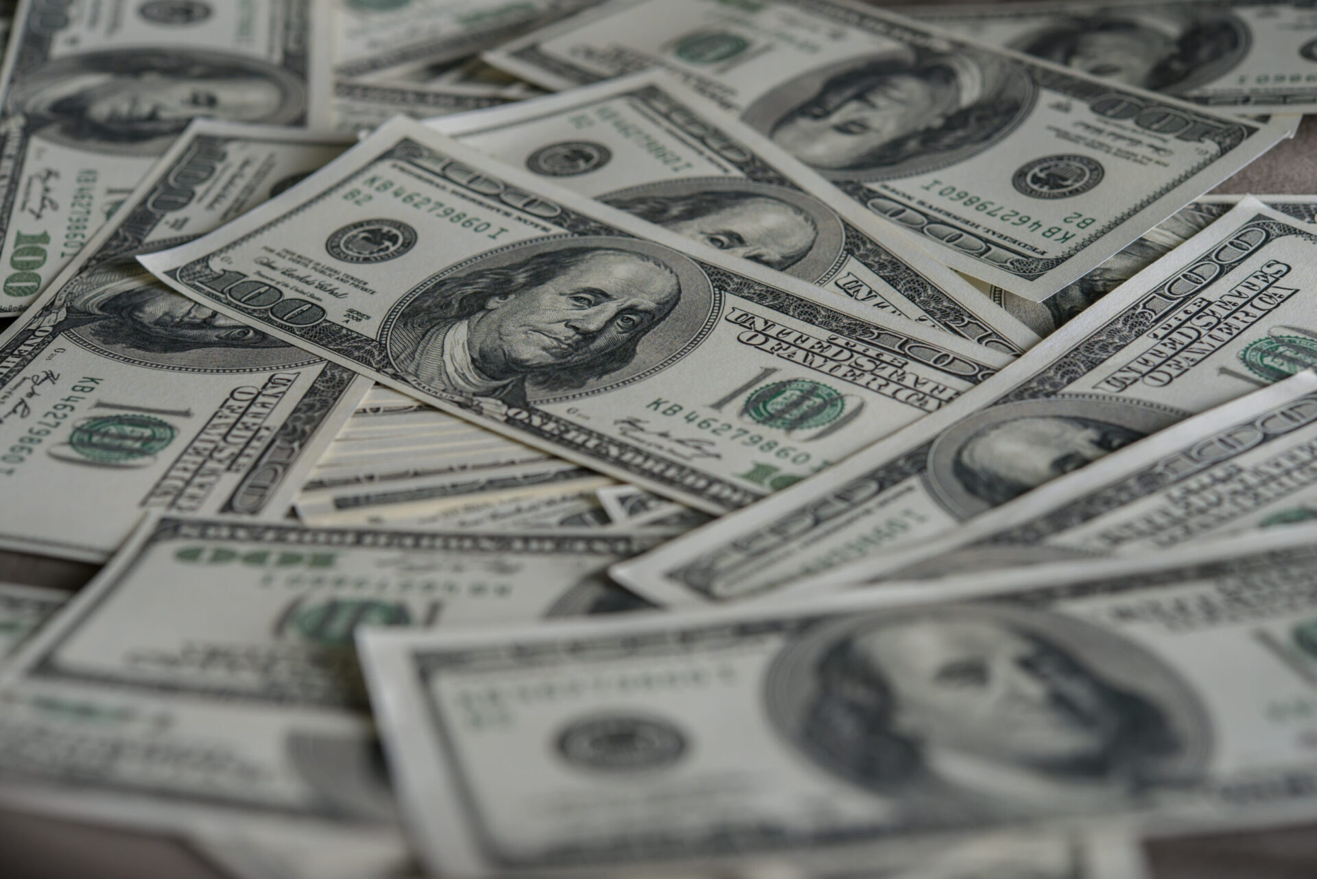 Real recua mais de 9,50% frente ao dólar em 2024; veja ranking