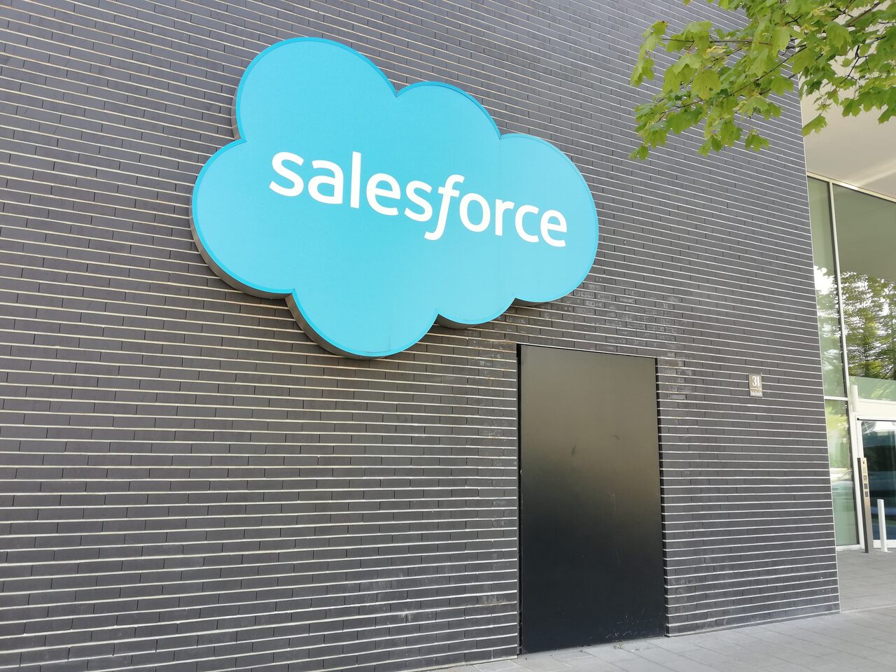 Salesforce abrirá novo centro de inteligência artificial em Londres