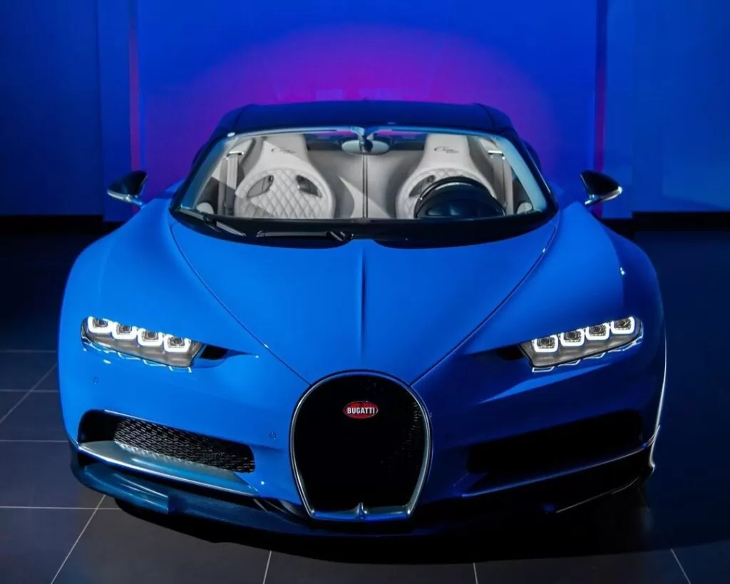 Carros de Luxo. Bugatti Chiron.