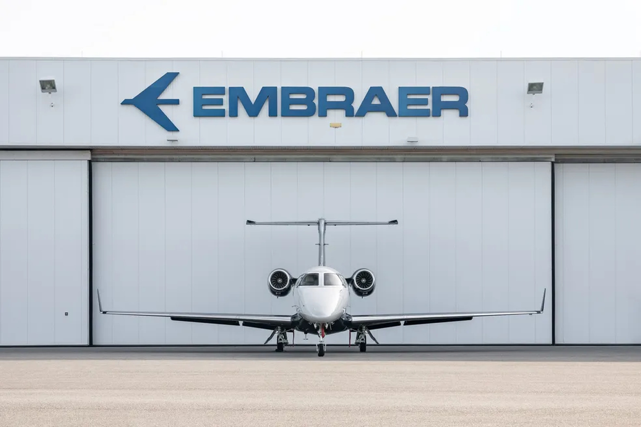 Fitch eleva rating da Embraer (EMBR3) com perspectiva estável