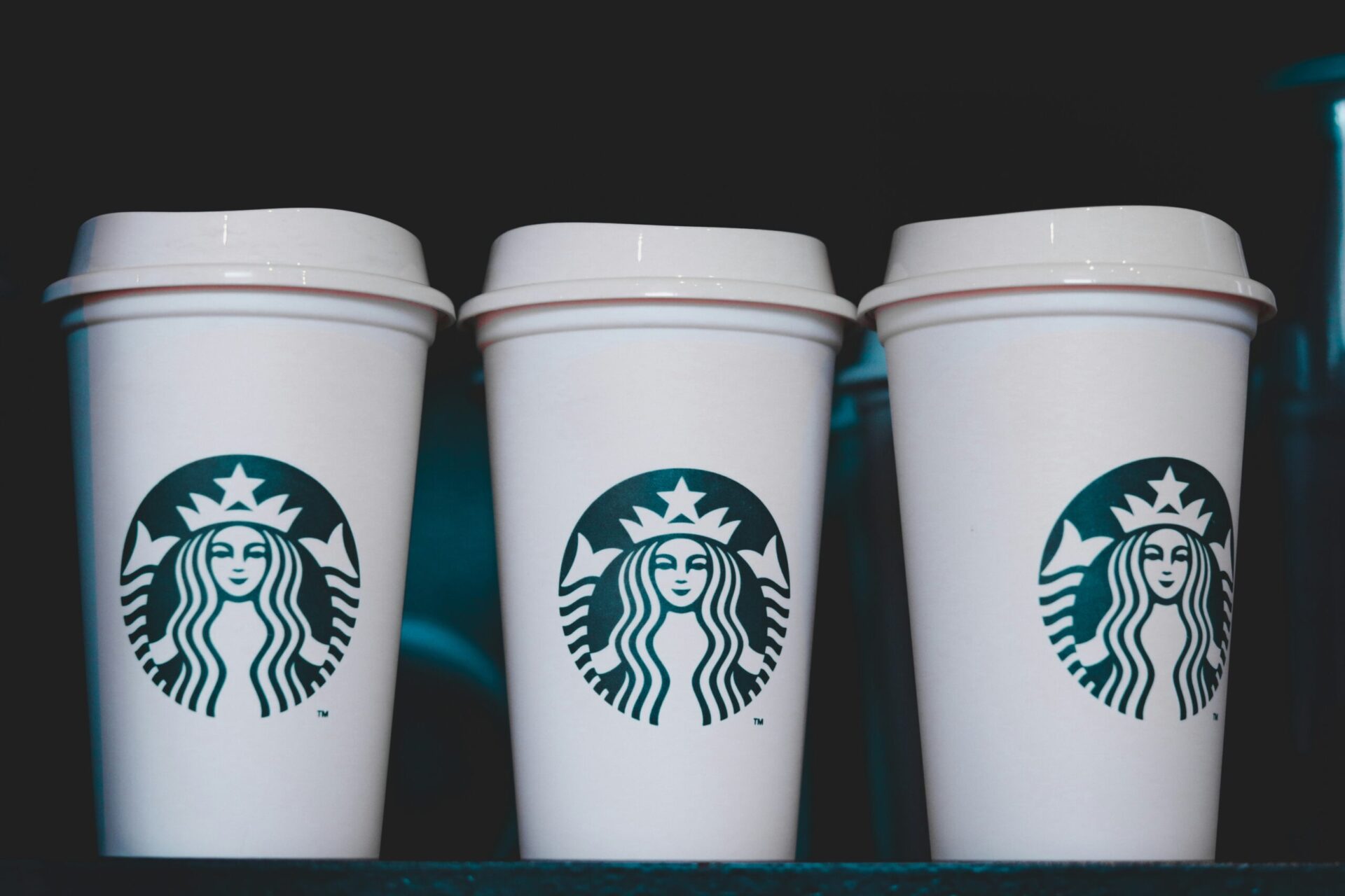 Starbucks: novo CEO tem desafio de acabar com crise e reverter quedas