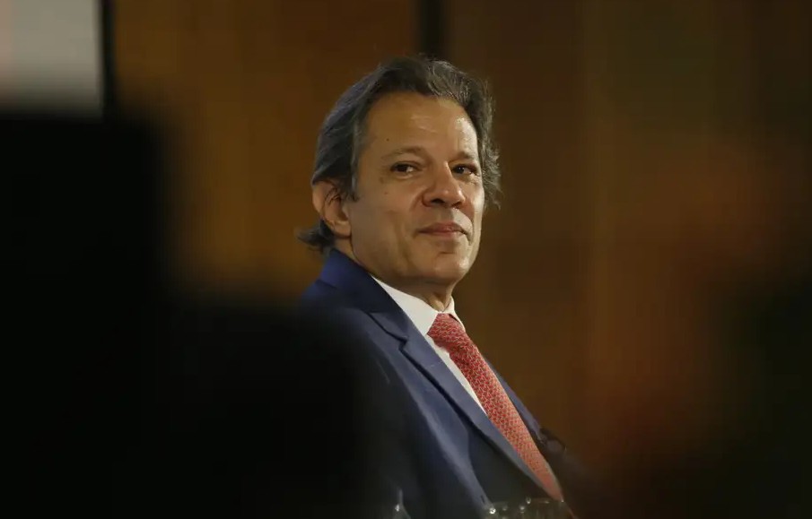 Haddad quer regulamentar vale-refeição