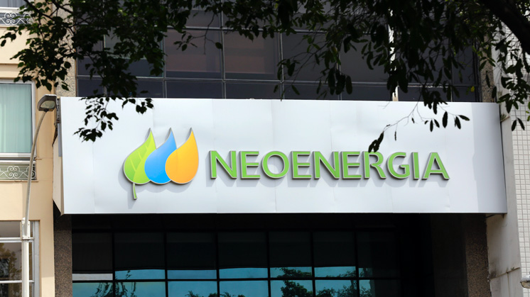 Neoenergia (NEOE3) tem queda no lucro líquido