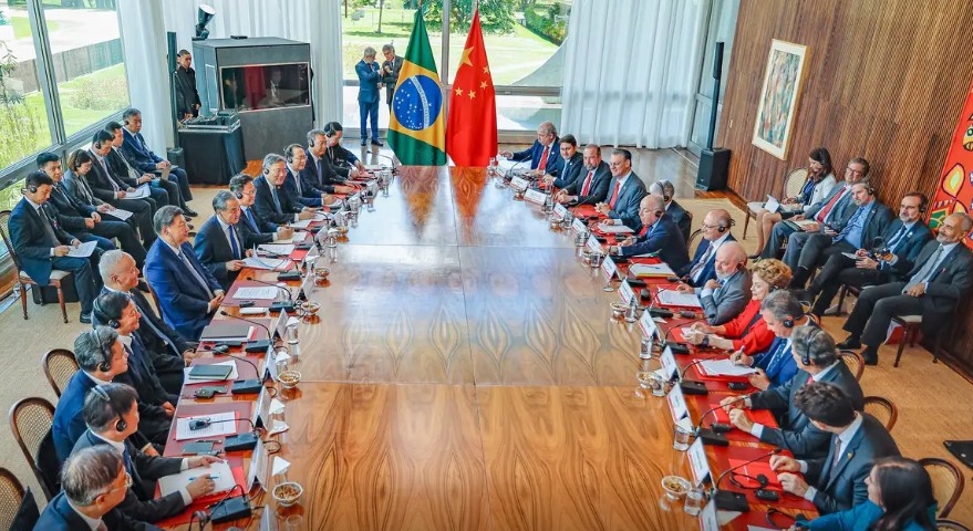 Brasil e China firmam acordos bilaterais