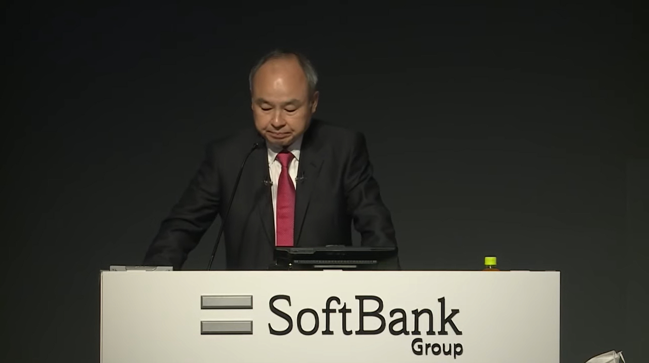 CEO do SoftBank promete investimentos de US$ 100 bi nos EUA