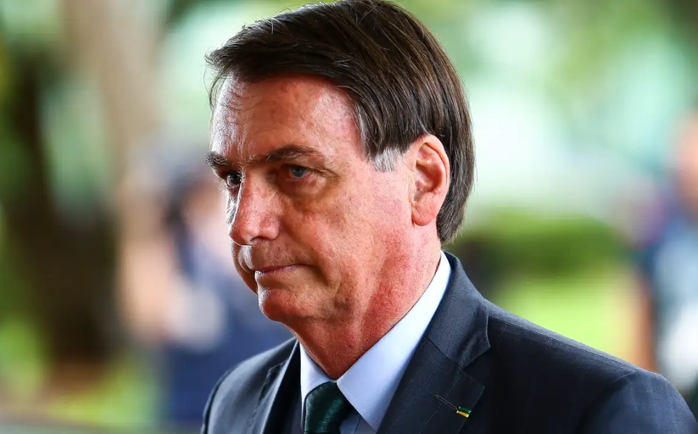 Bolsonaro é denunciado