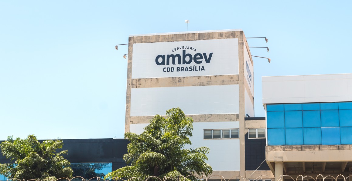 ABEV3: foto fábrica Ambev