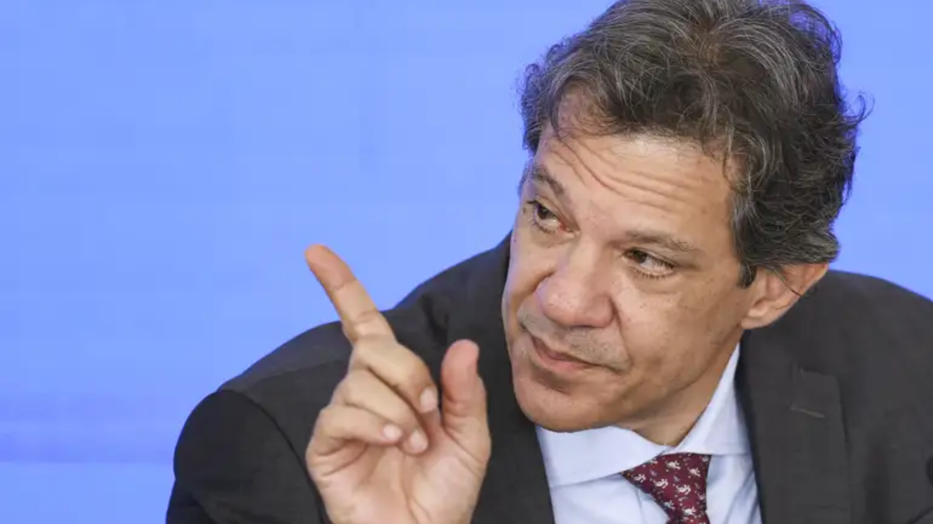 Agora Haddad compra: dólar a R$ 5,70