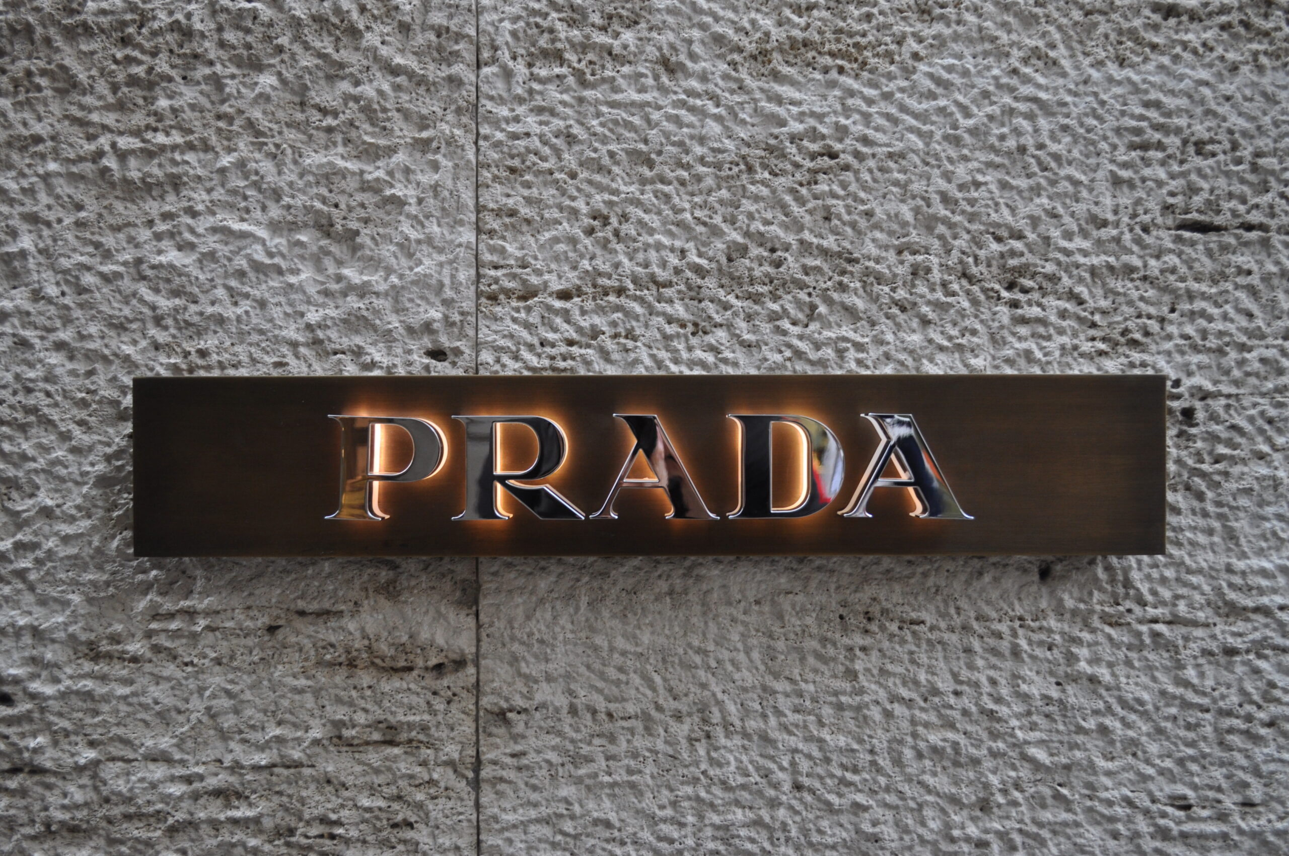 prada e versace