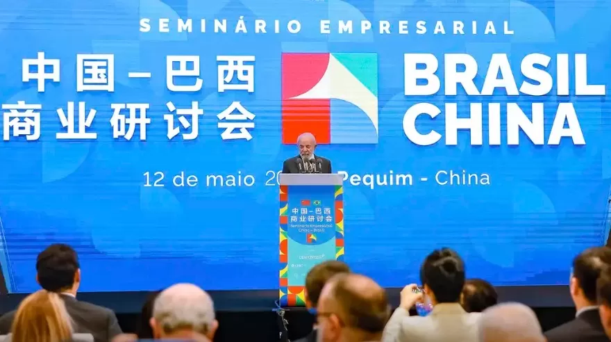 China Brasil: R$ 27 bi em investimentos. Foto de Lula em evento na China