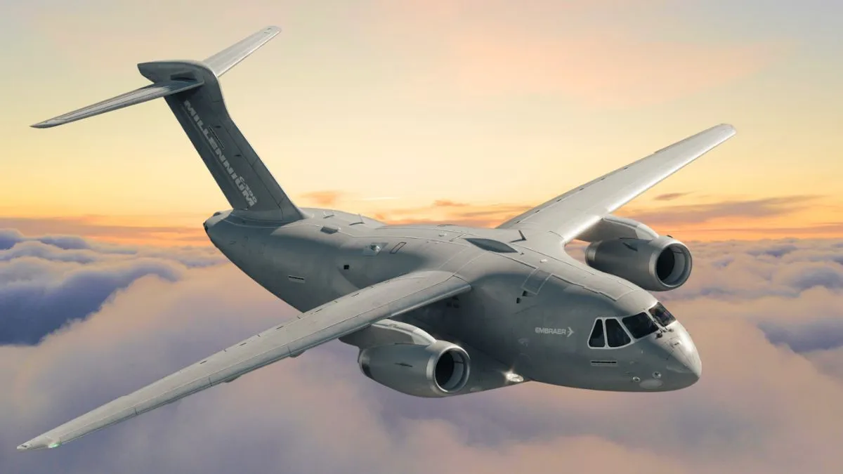 Aeronave da Embraer em voo, destacada no Paris Air Show.