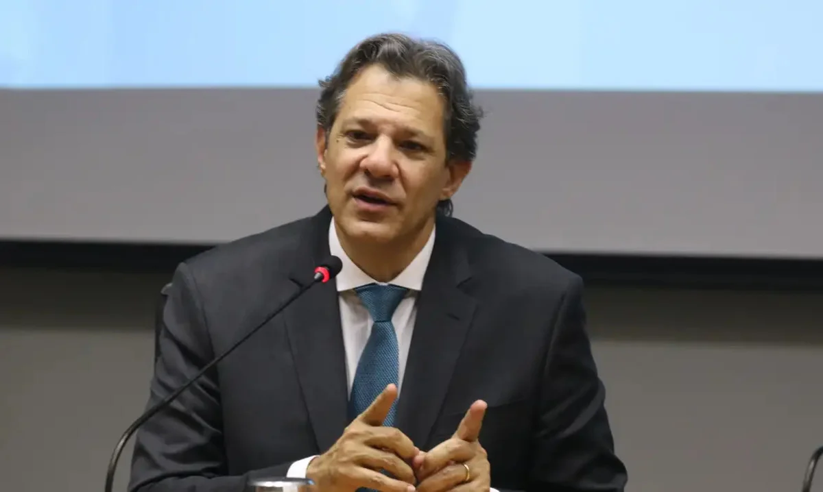 Haddad critica tarifas de Trump e vê decisão como política: "Não há racionalidade econômica"