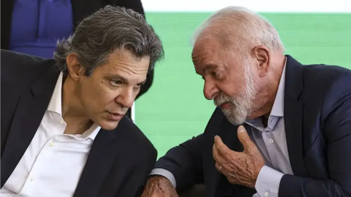 Fernando Haddad em discussão, simbolizando as negociações sobre tarifas com os EUA.