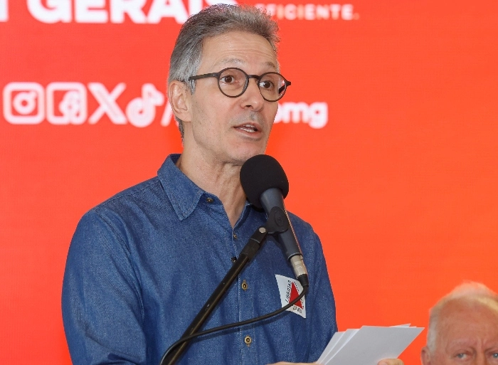 Romeu Zema fala em evento