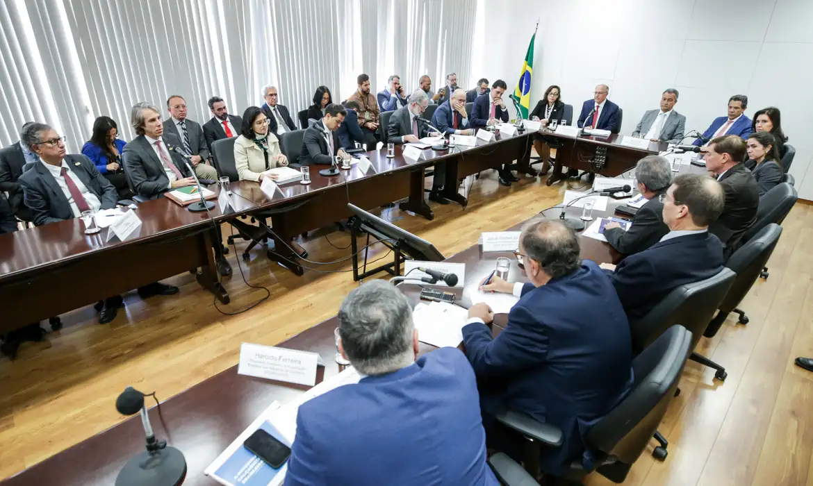 Alckmin reunido com empresários sobre tarifa de Trump