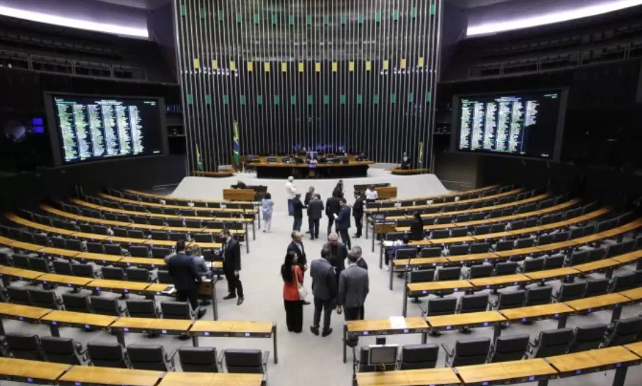 Imagem da Câmara dos Deputados: projeto de isenção de IR até R$ 5 mil enfrenta resistência