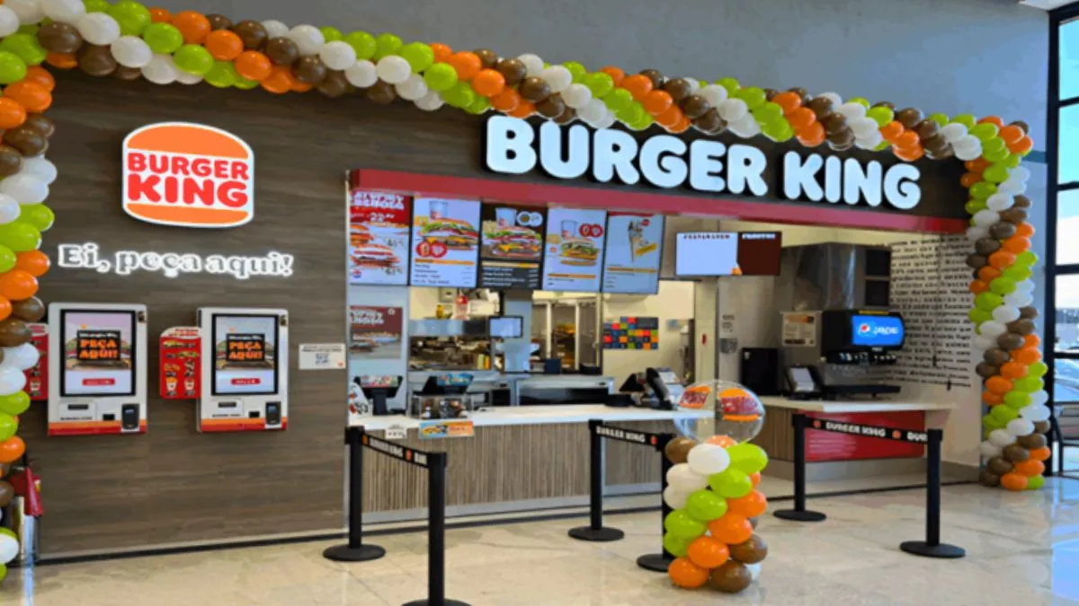 Fachada de uma loja do Burger King.